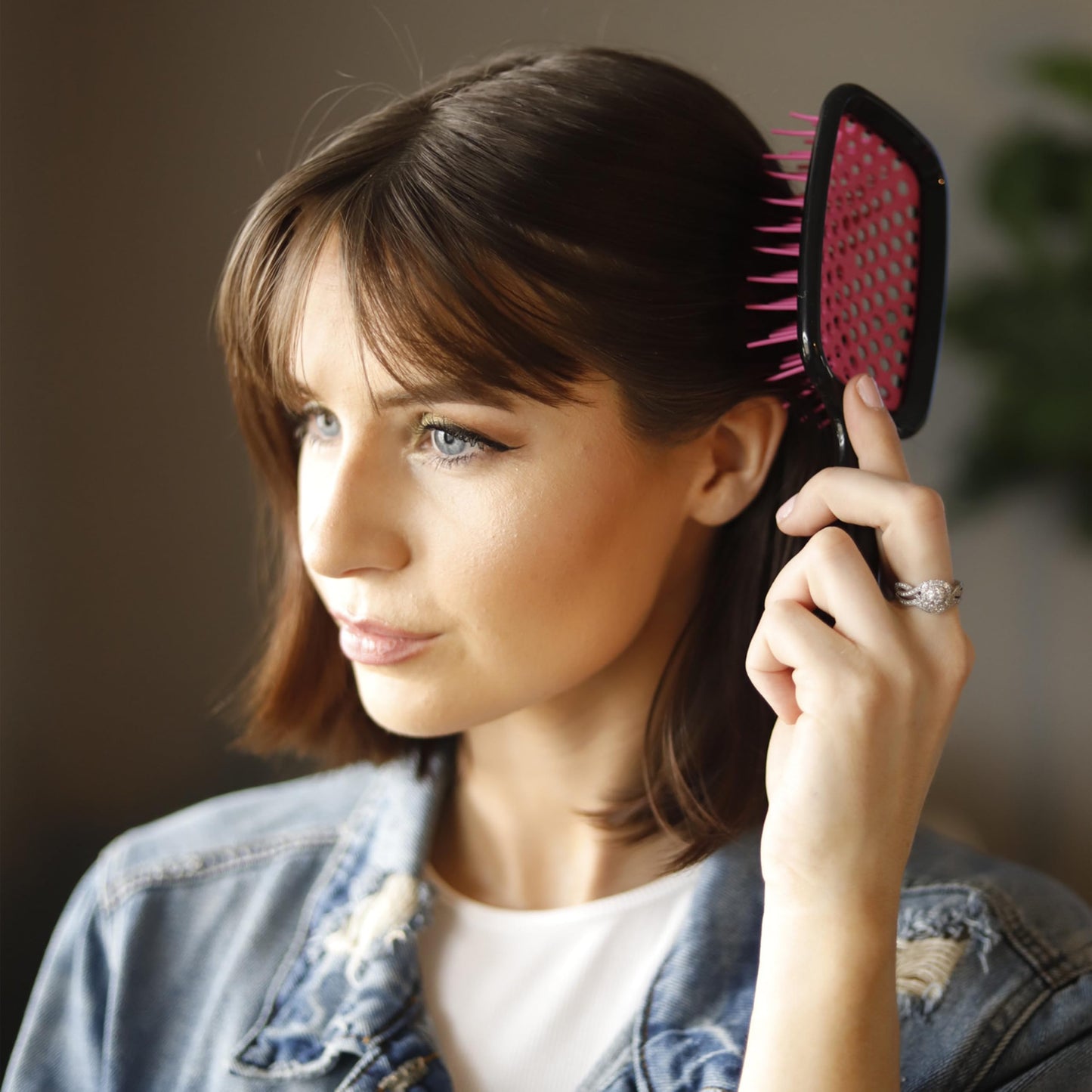 FHI Heat UNbrush Detangling Brush for Pain-Free Brushing on All Wet or Dry Hair Types — Durable DuoFlex Anti-Static Bristles, Lightweight Handle, Vented Hair Brush, Cherry Blossom